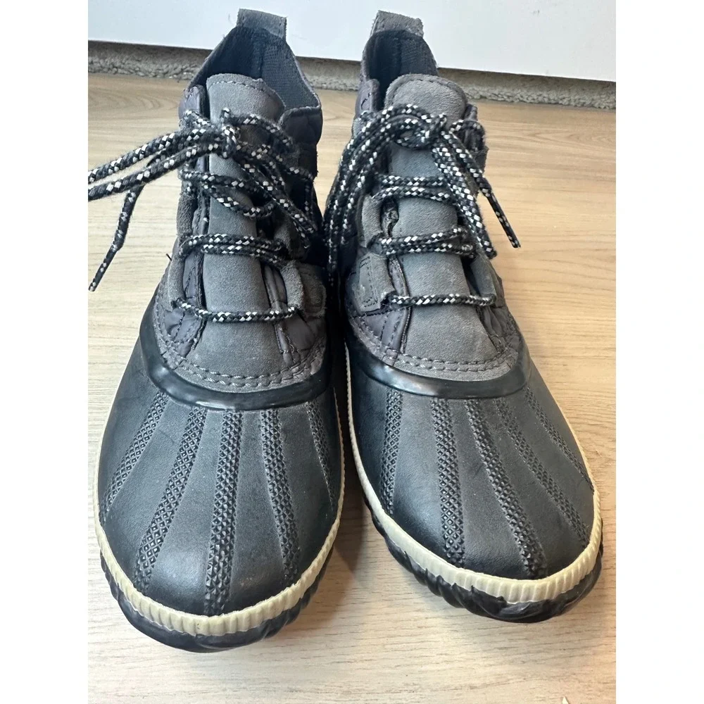 Sorel Out N About Plus Quilted Waterproof Duck Boots Grey Black Women 7.5